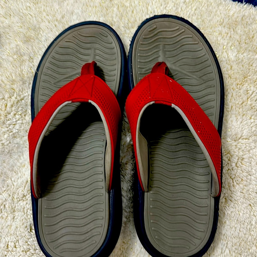 Sz 12 unisex rubber flip flops